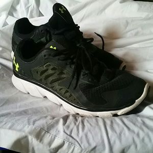 Under armour sneakers Men's size 10